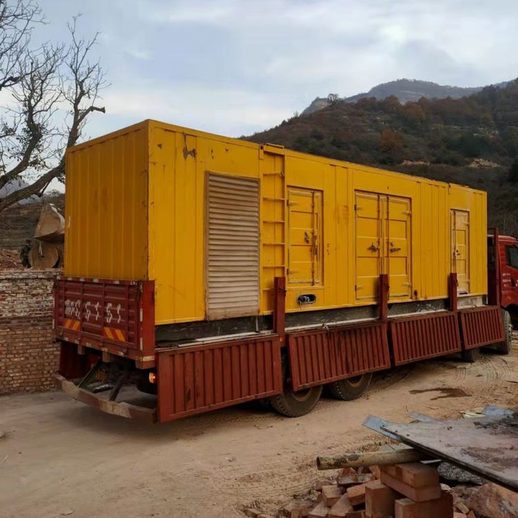 泉山200kW 发电机组在带电阻性负载时，输出功率会受到哪些因素的影响？