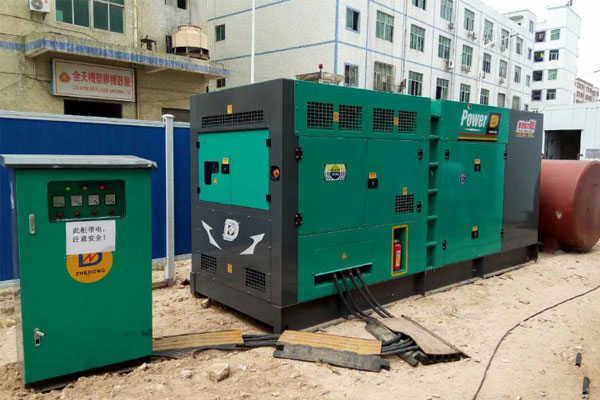 泉山为什么夏季要重点检查发电机组的燃油系统密封性？