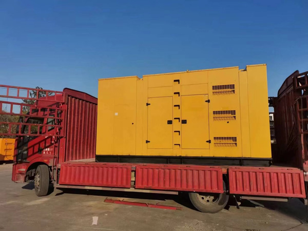 泉山柴油发电机组的电瓶长期未使用，应该如何充电？