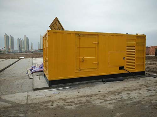 泉山合同中关于乙方责任导致工期延误的赔偿标准应该如何制定?