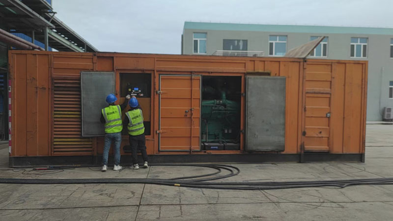 泉山如何检查柴油发电机组的机油油位?